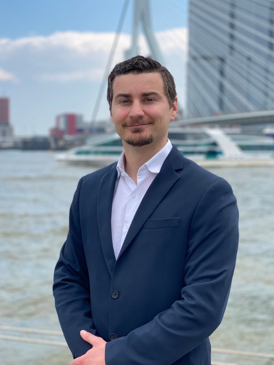 Portrait photo of Alex Stokvis, Chief Executive Officer at Intercompany Solutions in Rotterdam, the Netherlands