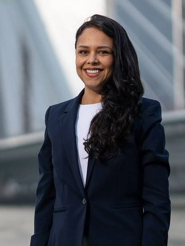 Portrait photo of Analleli Martinez Oviedo, Senior Business Consultant at Intercompany Solutions in Rotterdam, the Netherlands