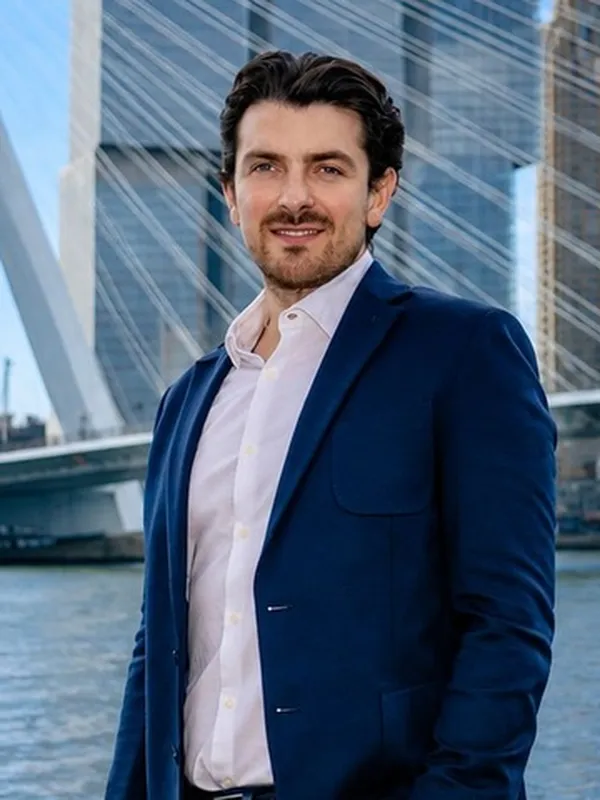 Portrait photo of Safak Yilmaz, Business Consultant at Intercompany Solutions in Rotterdam, the Netherlands