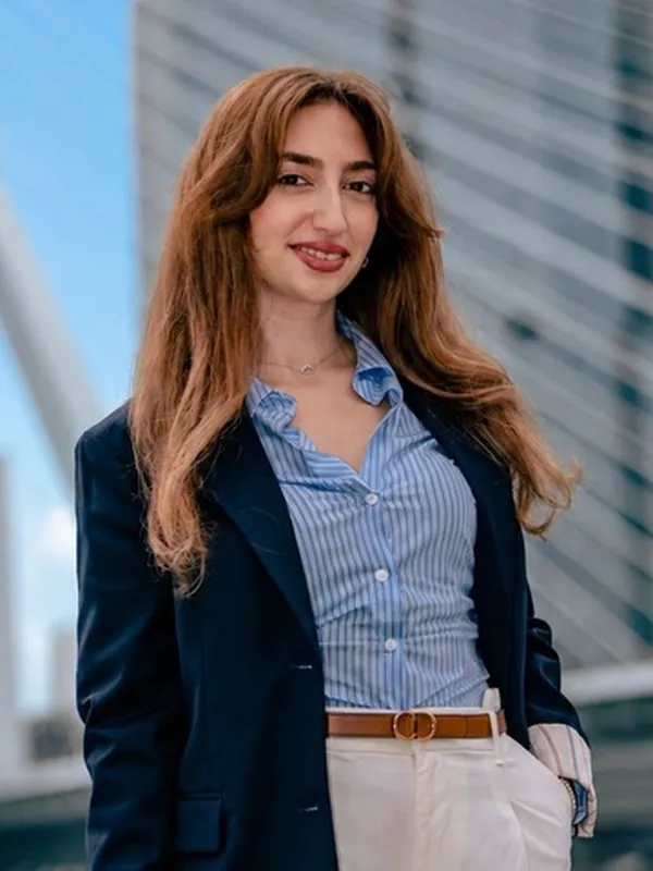 Portrait photo of Veronika Vanian, Business Consultant at Intercompany Solutions in Rotterdam, the Netherlands
